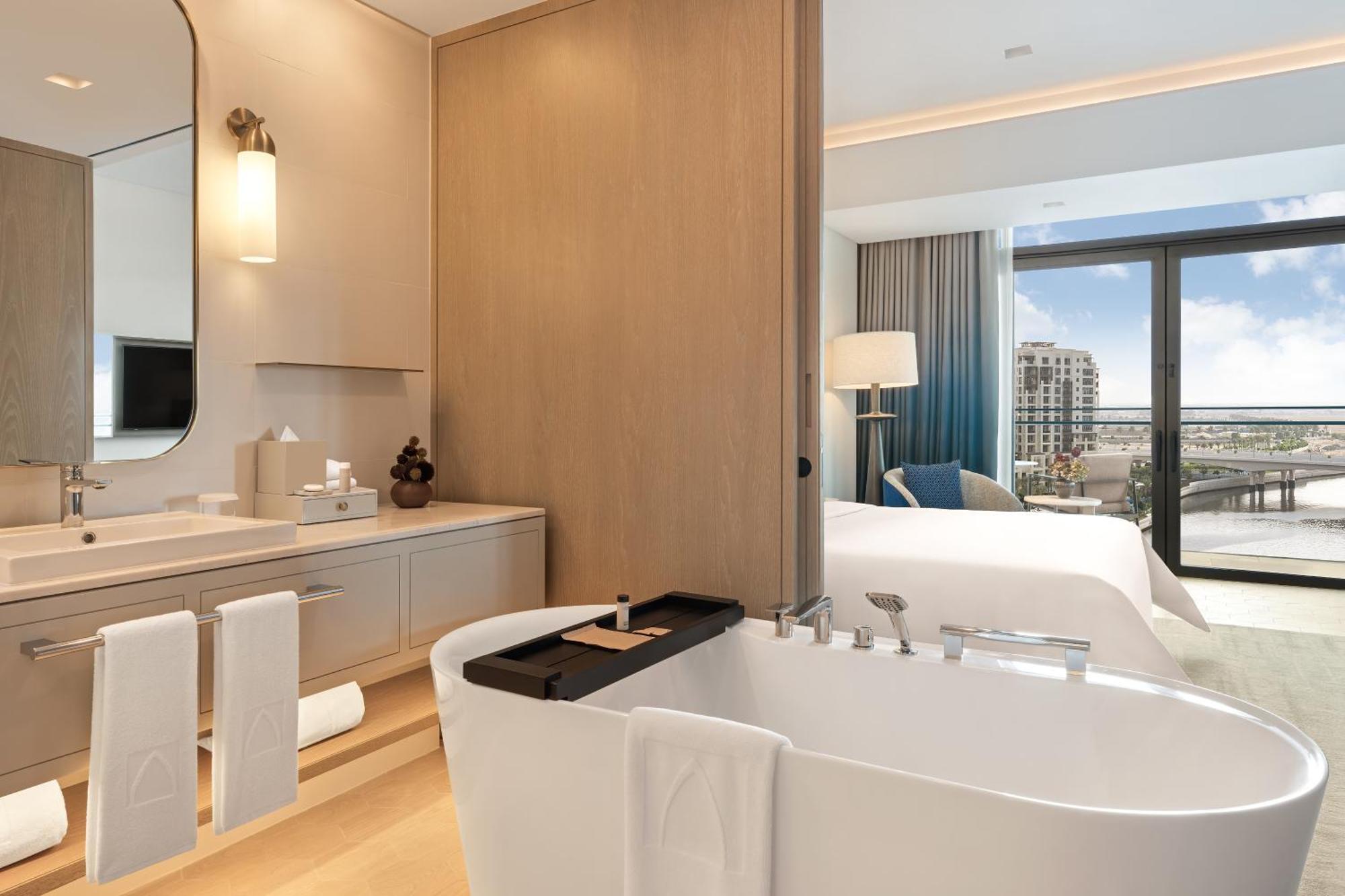 Deluxe Canal View Room King Complimentary Lagoon Access