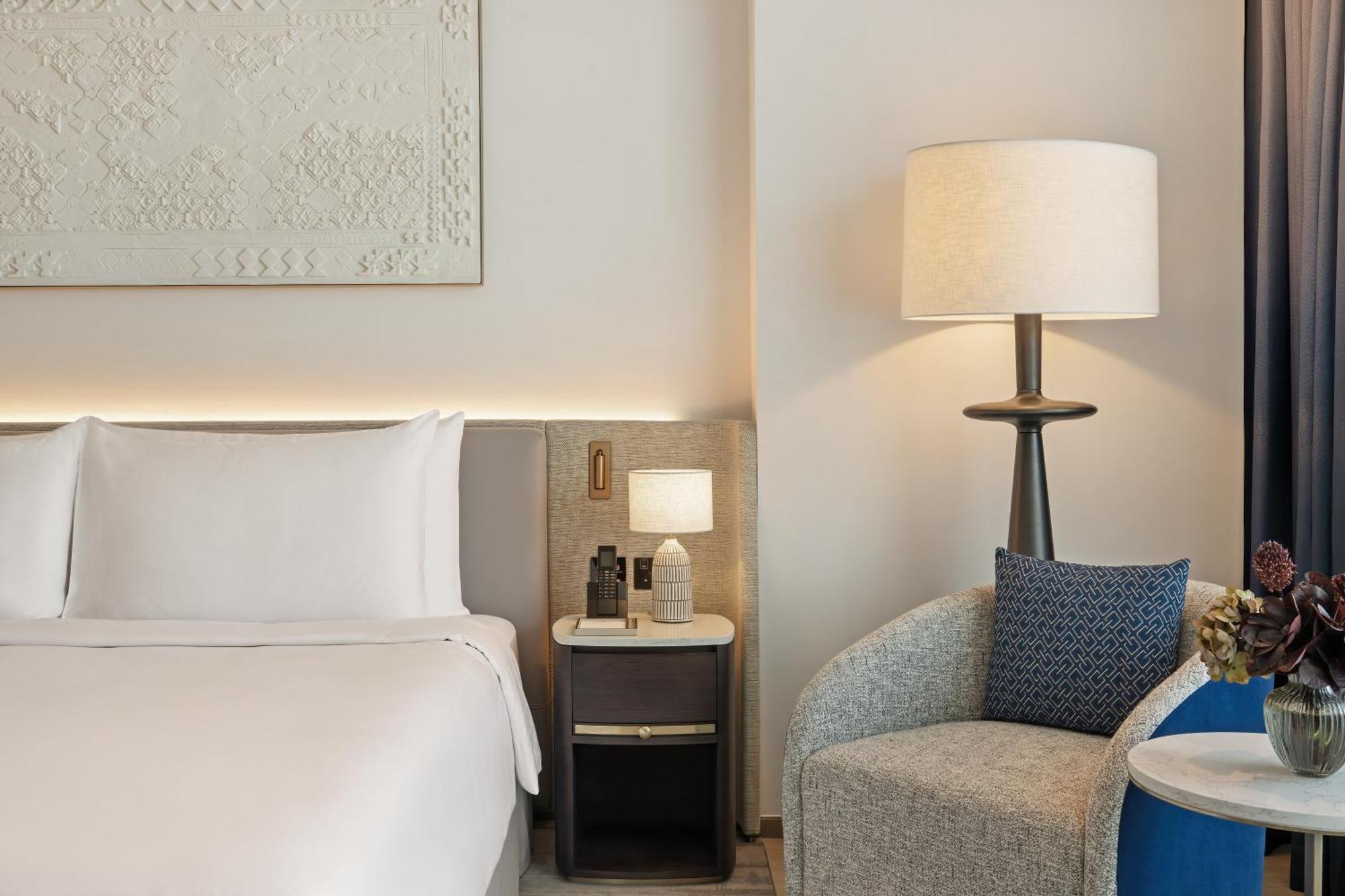 Deluxe Room King Complimentary Lagoon Access